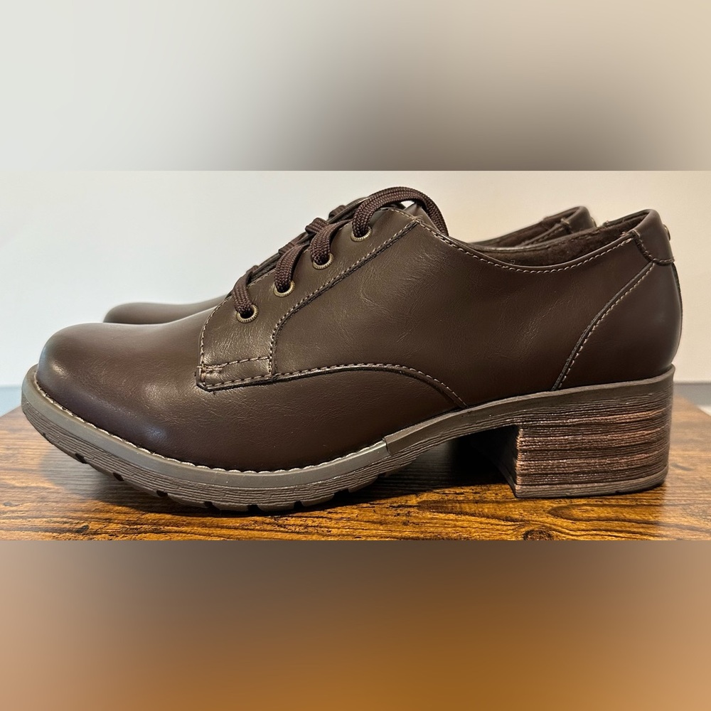 Eastland Women’s Brown Trish Oxfords NWT Size 10